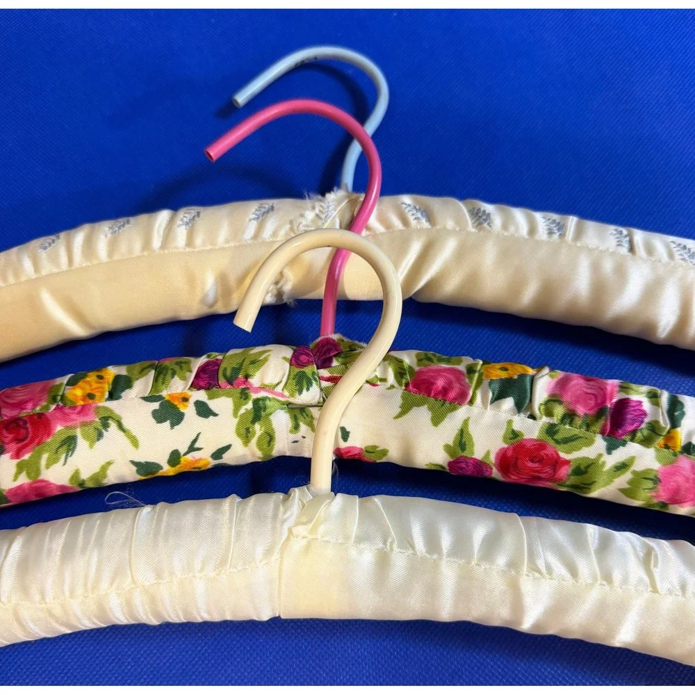 Vintage Padded Satin Fabric Hangers Lot of 7 Mixed‎ Floral &  Paisley